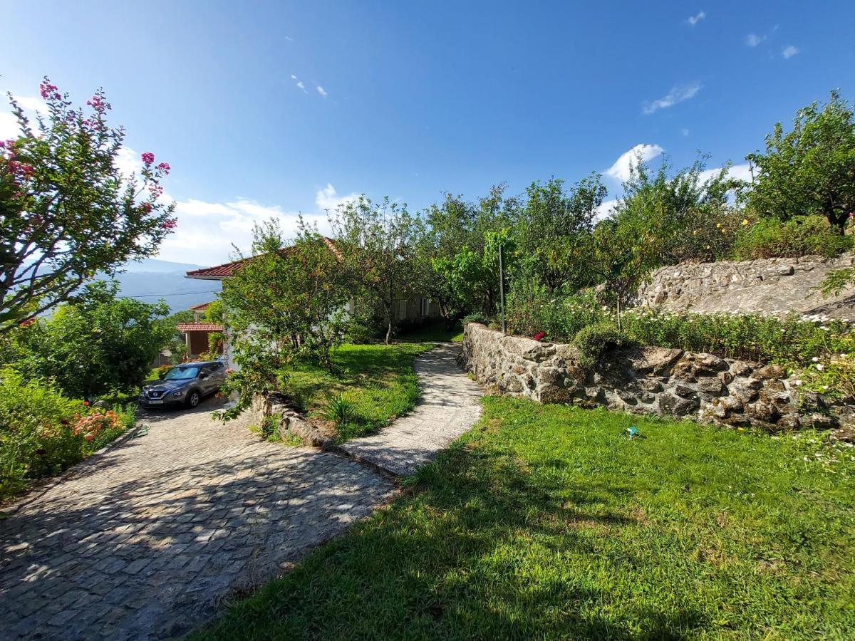 Castelo Dos Sonhos Hotel Valadares  ภายนอก รูปภาพ